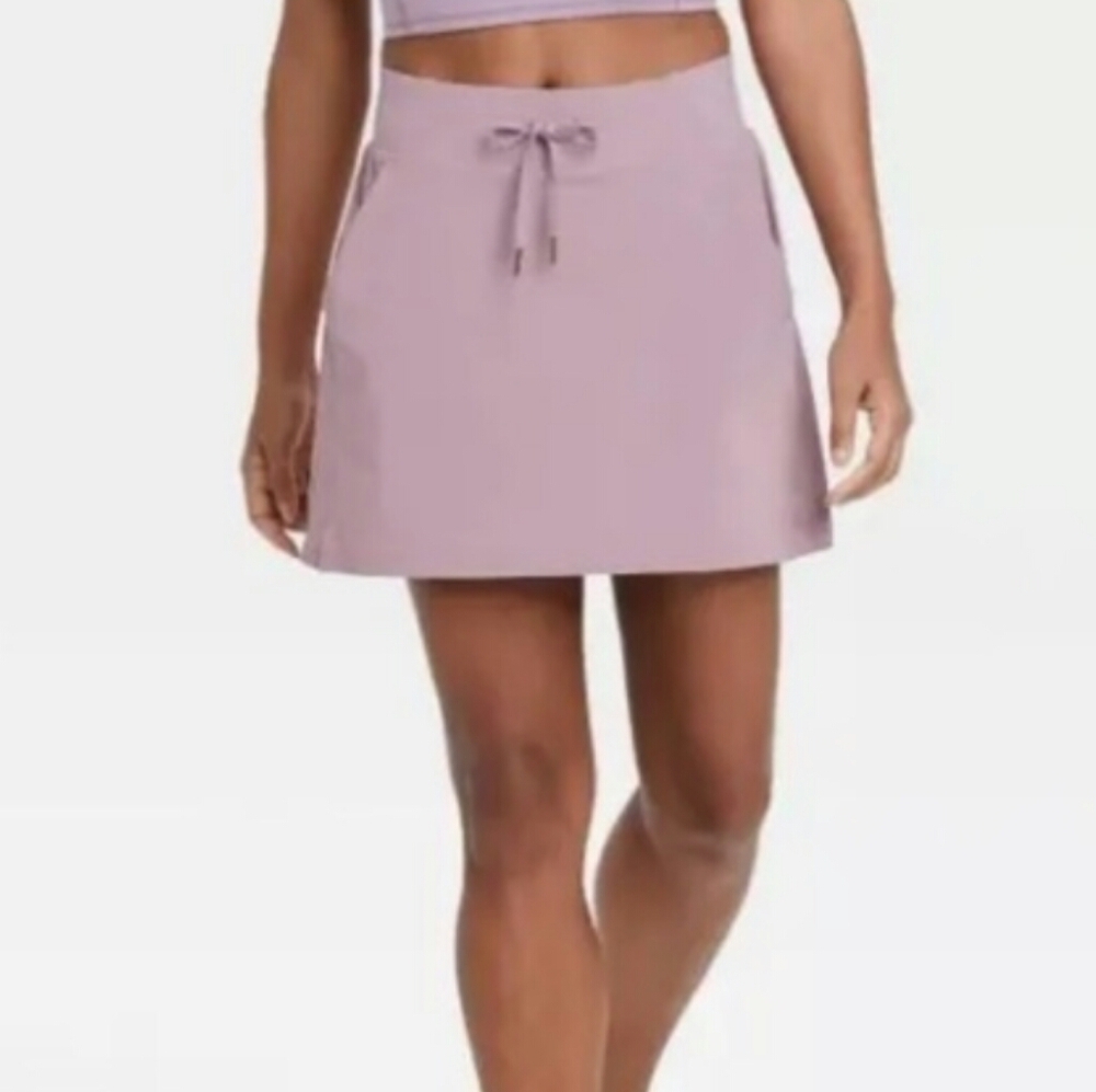 Skirt with under lining shorts